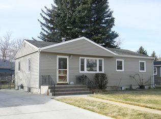 1789 Newton Dr, Cheyenne, WY 82001