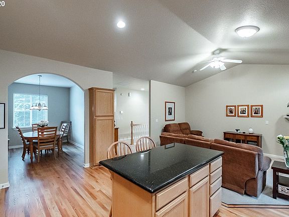 3rd image of 2646 Hoodoo Dr NW
