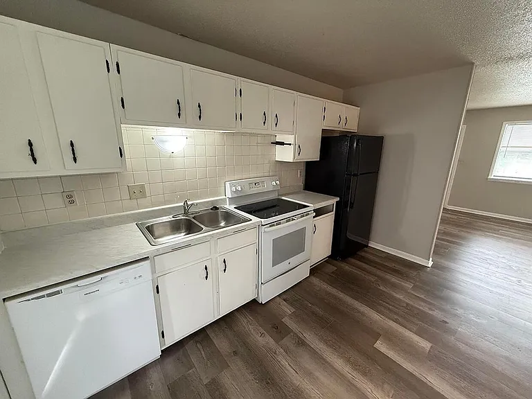 7309 N Moberly Dr #B — Photo 8
