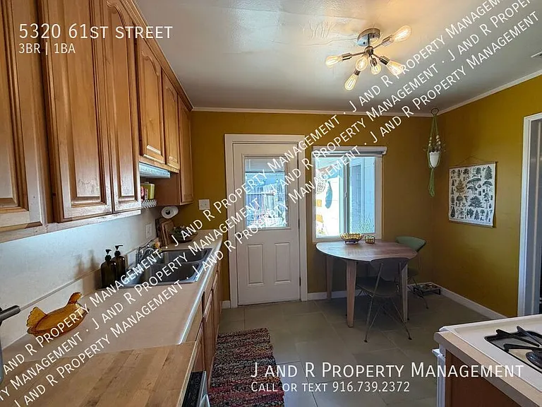 5320 61st St — Photo 3