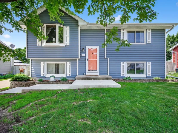 1011 E 18th St, Norwalk, IA 50211