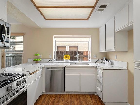 3rd image of 45355 Esmerado Ct