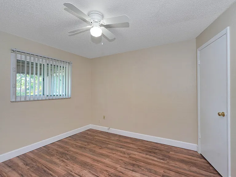 2716 SW 46th St #2 — Photo 5