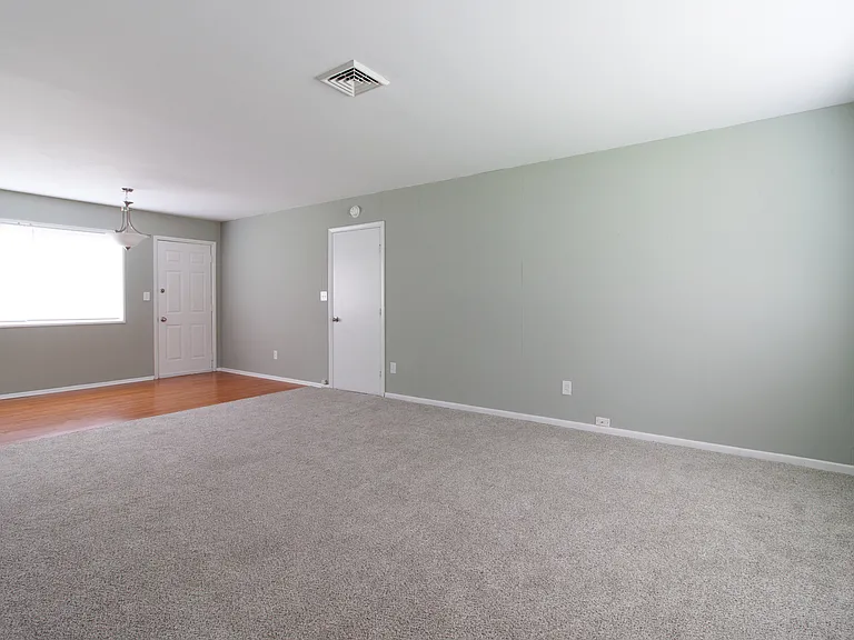 2031 Kerrwood Dr — Photo 3