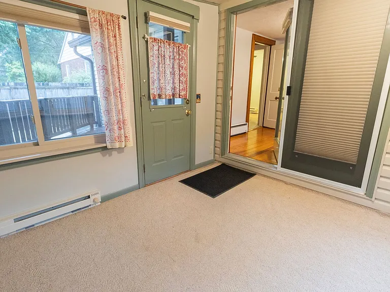 203 Edgewood Ave — Photo 27