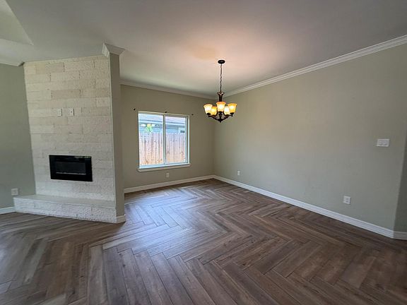 4th image of 9426 Nyssa St
