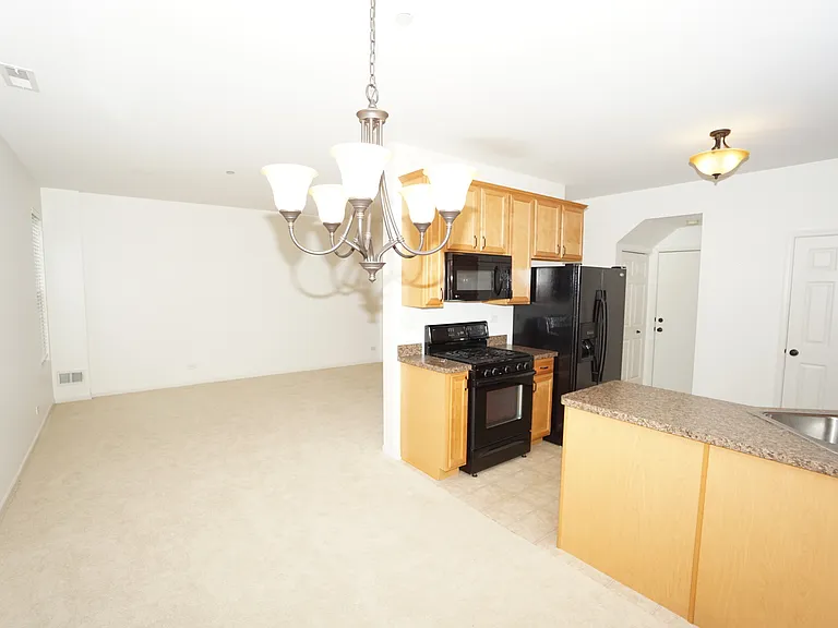 210 Portage Ln #D — Photo 6