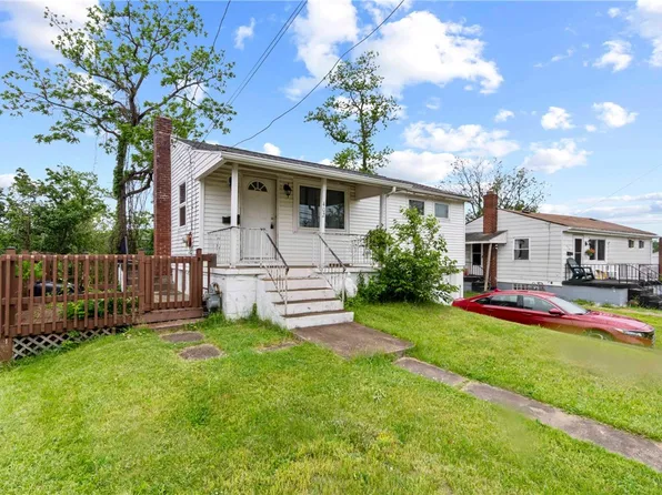 402 Oakhurst Ave, North Versailles, PA 15137