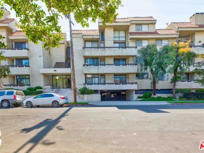 5237 Newcastle Ave APT 301, Encino, CA, 91316