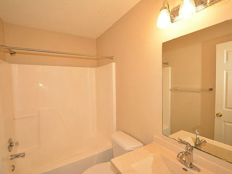 11960 Locus Ln — Photo 15
