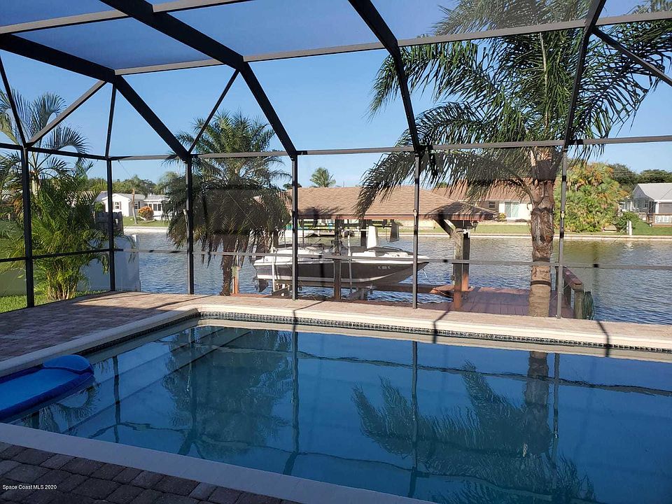 1st image of 1100 Montego Bay Dr N
