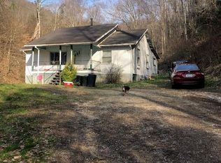 719 Rockhouse Rd, Pikeville, KY 41501
