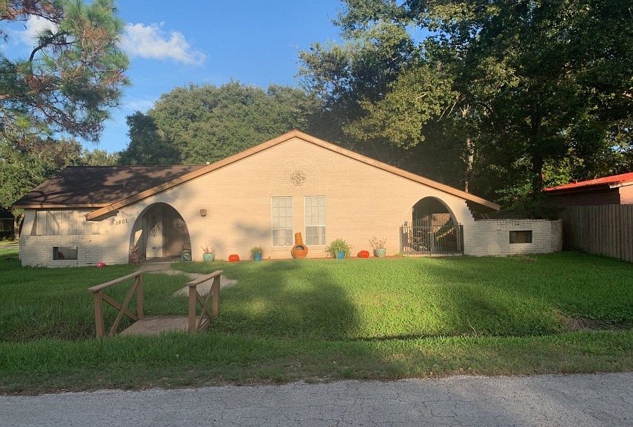 1st image of 1801 Sunset Ave