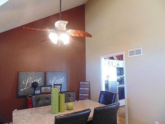 4th image of 313 NE Dreamweaver Ave