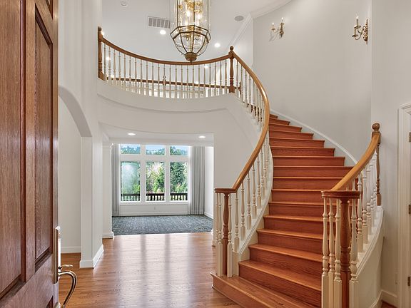 Grand staircase entry
