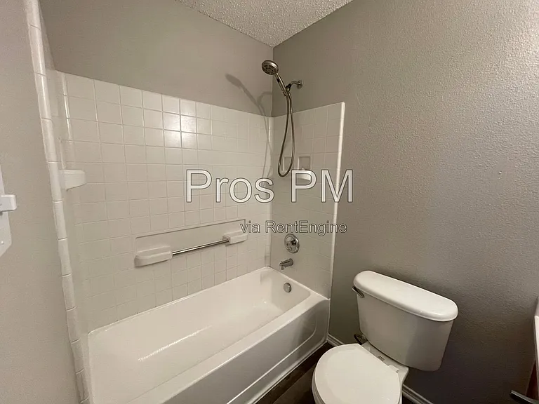 5013 Waterford Dr — Photo 9