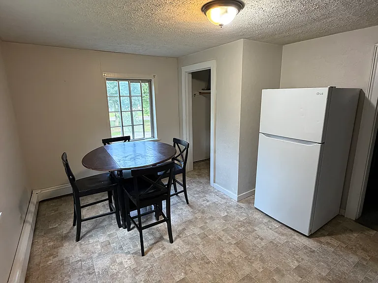 251 N Bridge St #3 — Photo 3