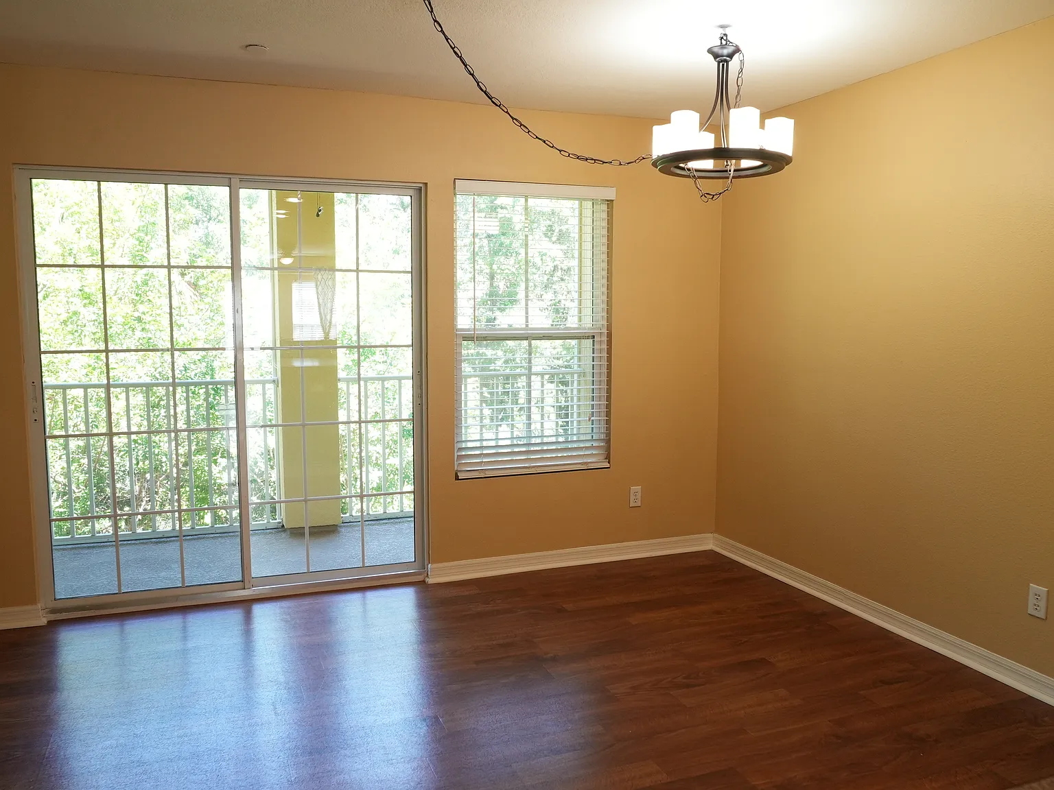 2 bed, 2.5 bath, 1092 sqft, $1,950 — Photo 4