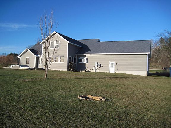 2nd image of 815 S 72nd Ave