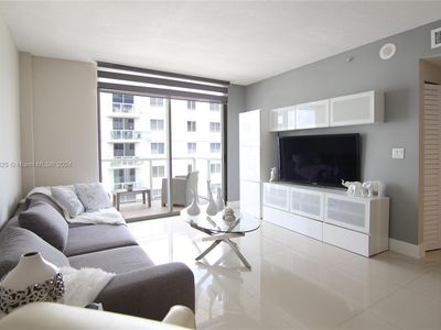5091 NW 7th St APT 1006, Miami, FL, 33126