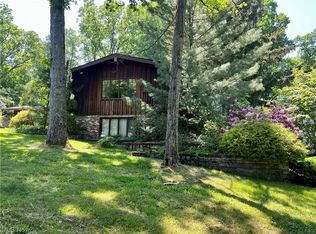 700 Blueberry Hill Dr, Canfield, OH 44406