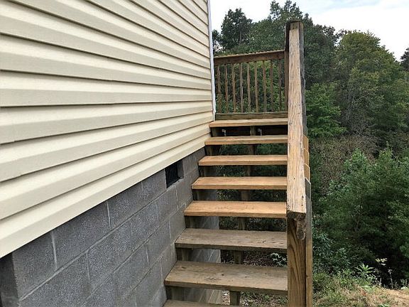 3rd image of 103 Brittany Ln