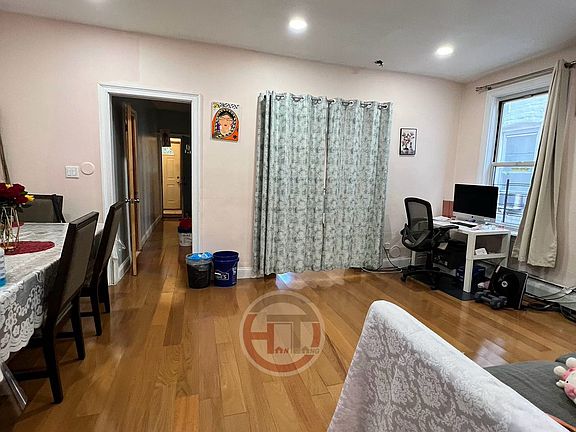2nd image of 1327 Beach Ave Floor 1