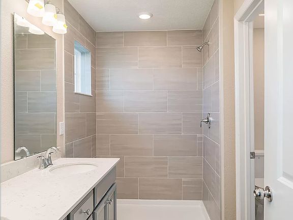 5th image of 254 Boracay Cir