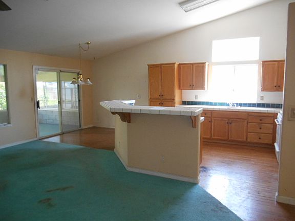 5th image of 1879 White Oak Dr