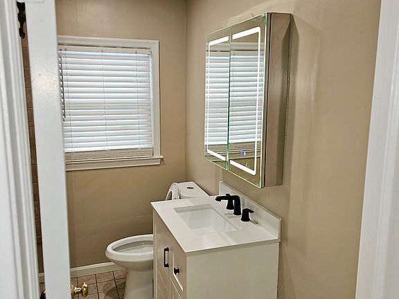 4th image of 20449 Lancaster St