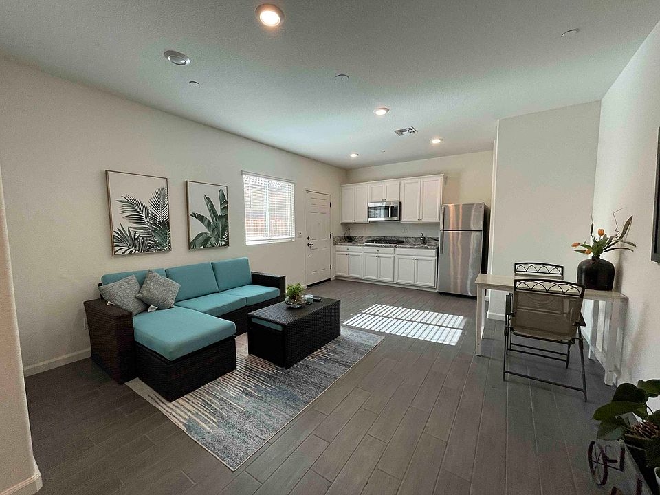 1st image of 4040 Newmarket St Unit B