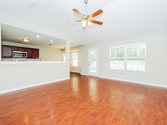 5th image of 3304 Tourmaline Dr