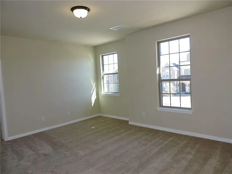 1156 Roma Dr — Photo 15