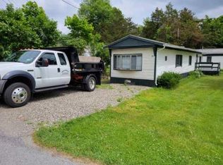 27 Cedar Ln, Wingdale, NY 12594