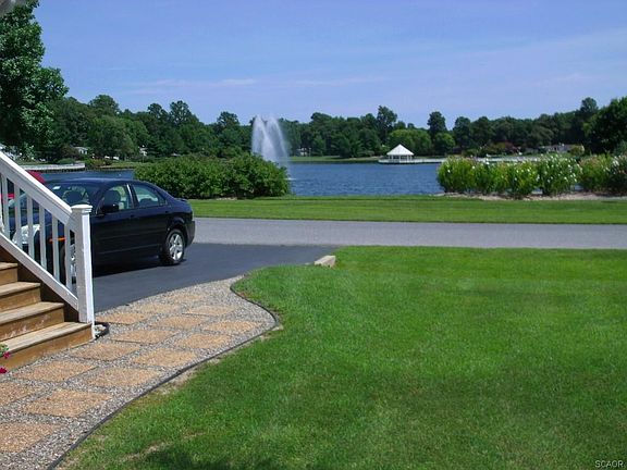 4th image of 33318 Lakeshore Cir