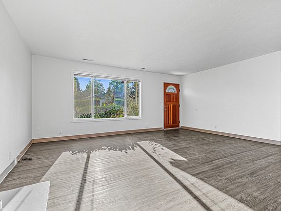 5th image of 645 Faith Ave