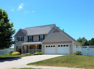 25 Mathes Hill Dr, Dover, NH 03820