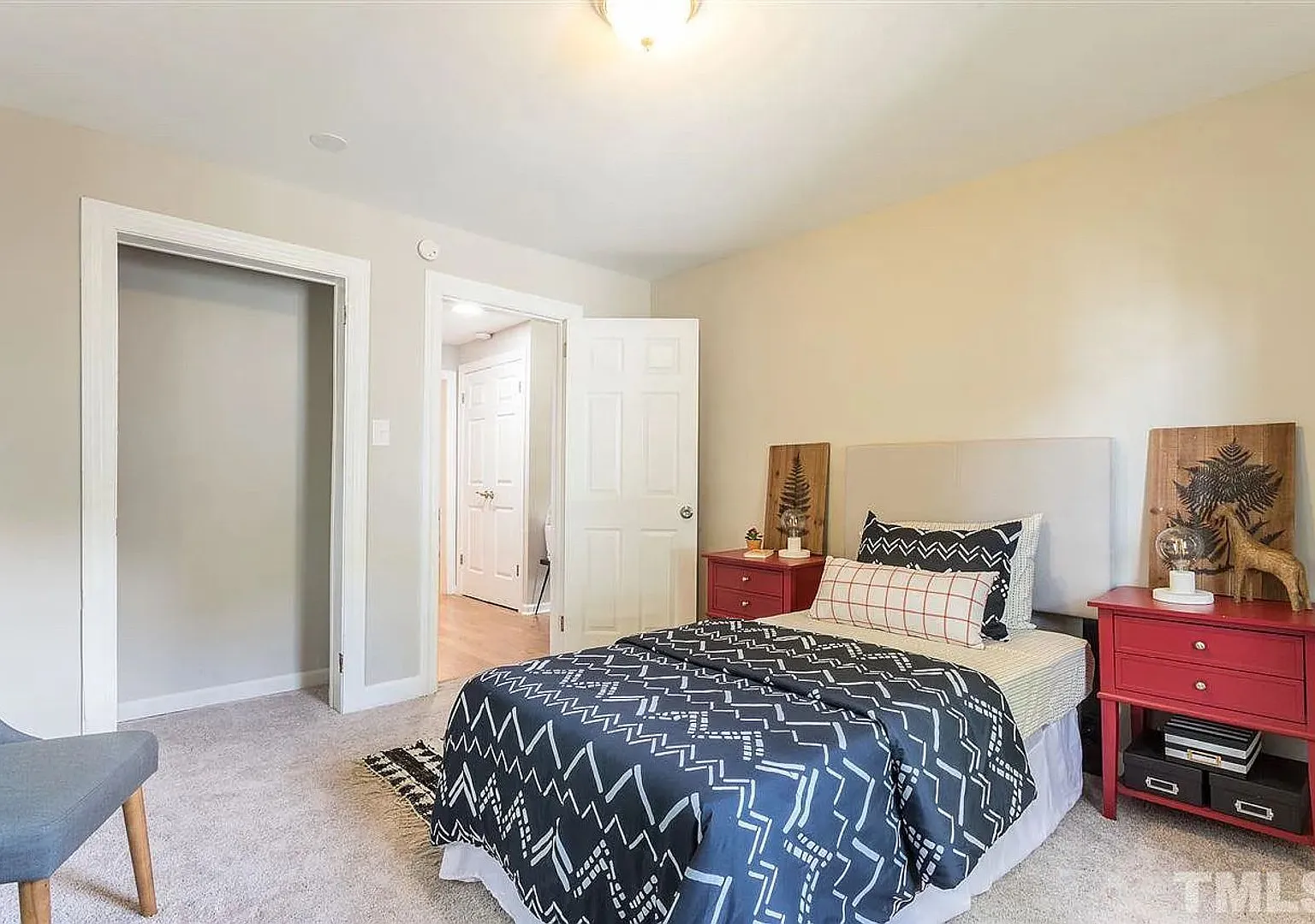 Room in 4 Bedroom Home at Okelly St — Photo 4