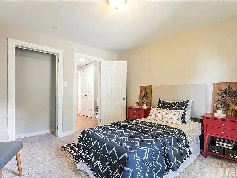 2923 Okelly St — Photo 4
