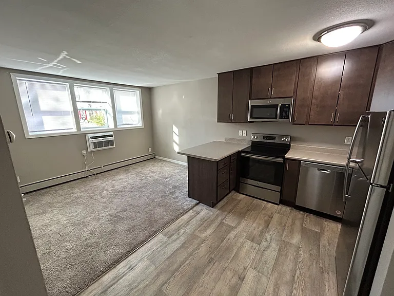 410 Apartments — Photo 27