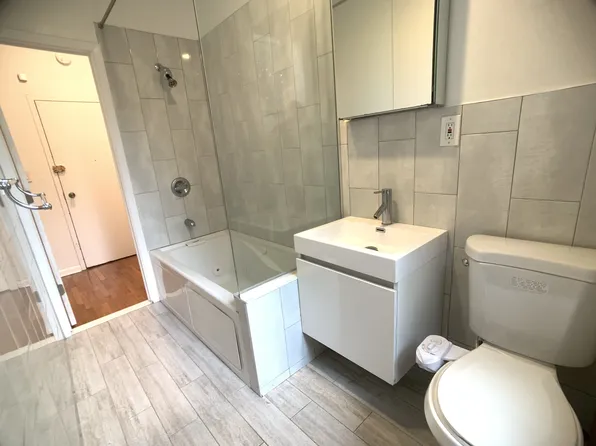 293 Tompkins Avenue image 17 of 28