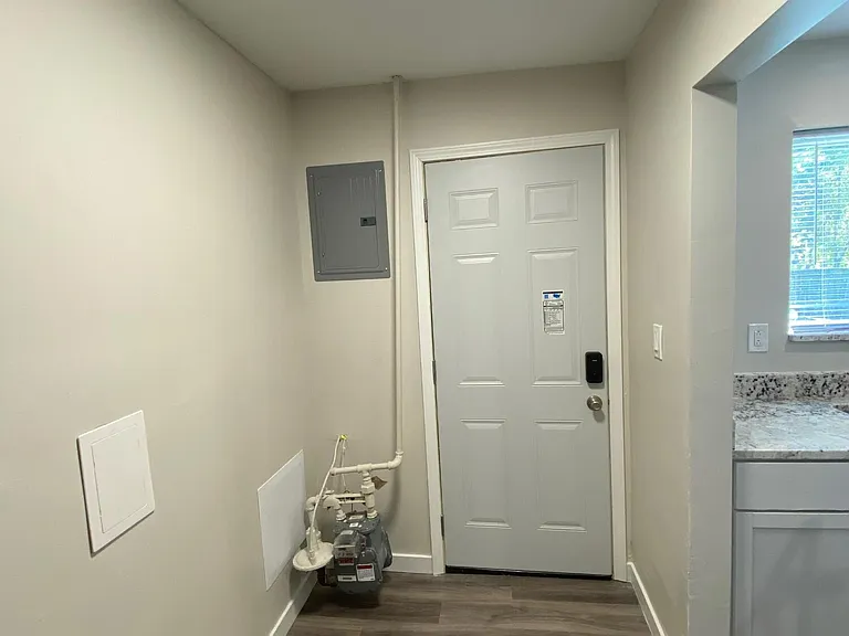 1654 Wiard Blvd — Photo 12