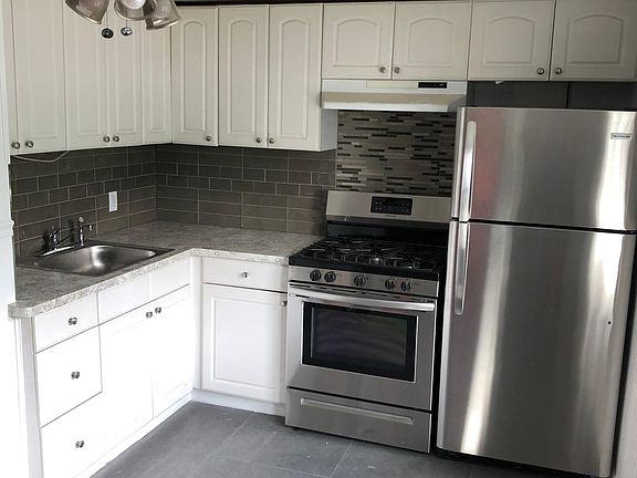 3rd image of 383 Washington Ave