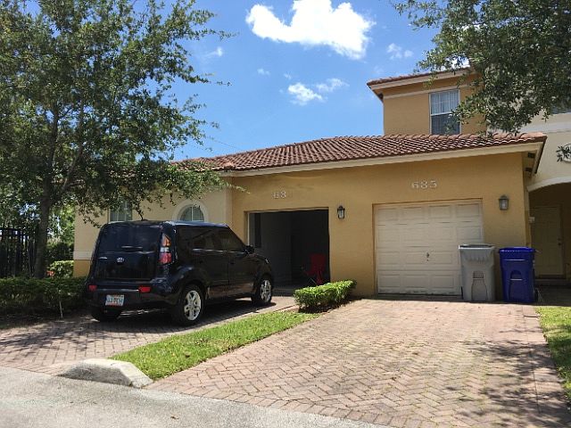 1st image of 683 NW 21st Ave