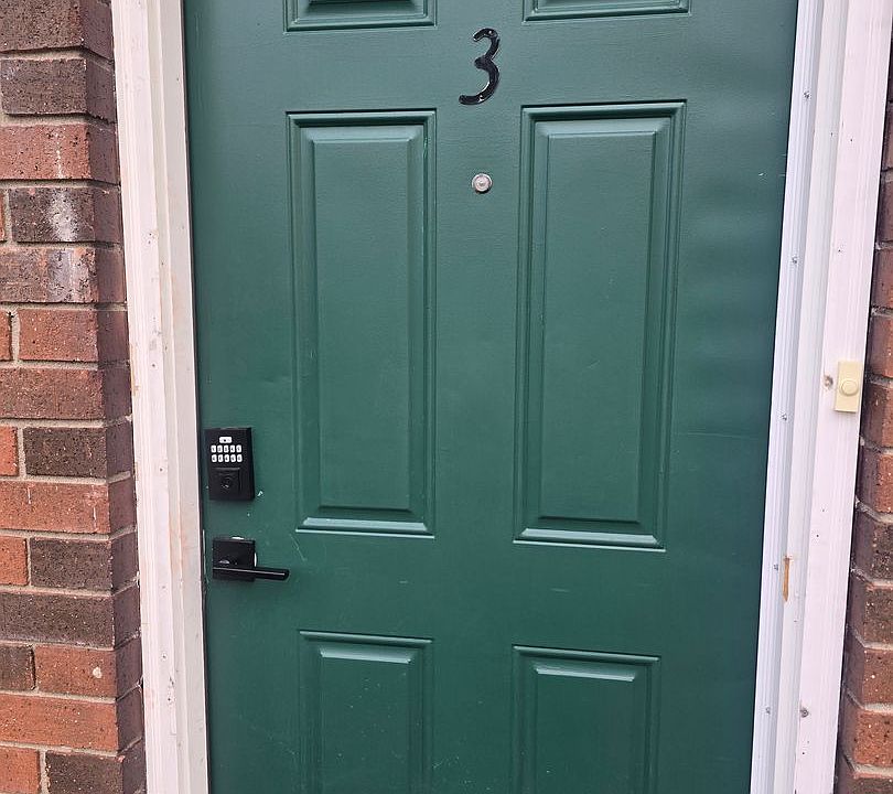 1st image of 1555 Bryn Mawr Pl APT 3
