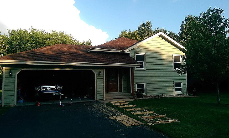 1st image of 226 Picadilly Dr SE