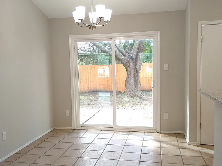 1813 Laurel Path — Photo 11