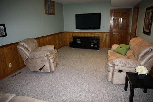 1st image of 10016 Park Cir