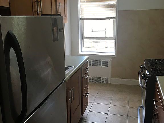 5th image of 388 Avenue S #6A