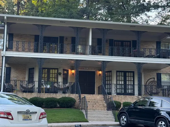 851 Vestavia Villa Ct APT D, Vestavia, AL 35226
